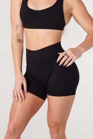 Young LA W112 Effortless Biker Shorts Schwarz | 3476-CPSJW