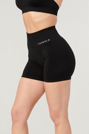 Young LA W120 - Core Seamless Shorts Schwarz | 5637-HYKLM