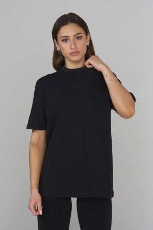 Young LA W443 Simple Tee Schwarz | 5234-VJHNU